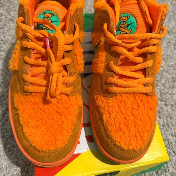 Nike SB Dunk Low Pro QS in Bright Ceramic and Green Spark